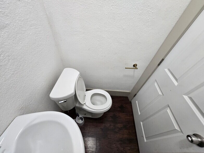 More Photos Of 57 N Adams St, Coquille Apartments For Lease
