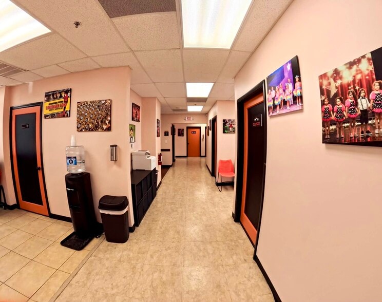 More Photos Of 200 E Dania Beach Blvd, Dania Beach Storefront Retail Residential For Lease