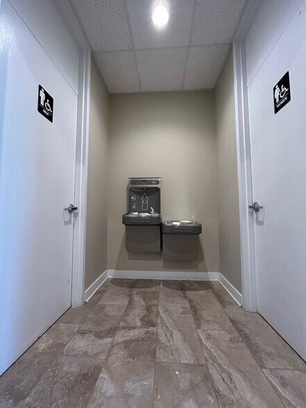 More Photos Of 3500 Western Ave, Highland Park Loft Creative Space For Lease