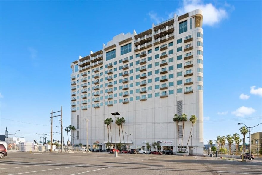 More Photos Of 900 S Las Vegas Blvd, Las Vegas Apartments For Sale