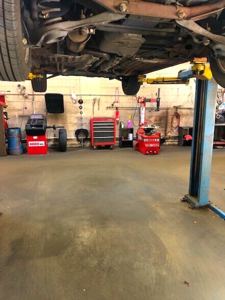 More Photos Of 12211 Hadley St, Whittier Auto Repair For Sale