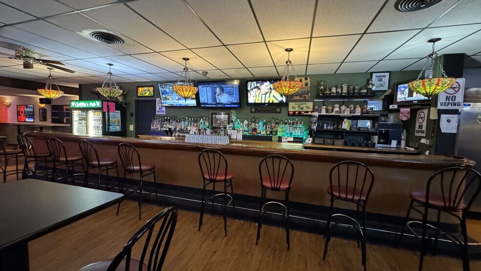 More Photos Of 226 Genesee St, Utica Bar For Sale