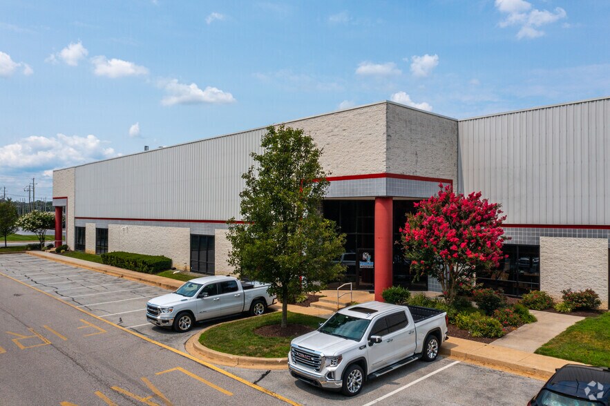 More Photos Of 500-514 Interchange Blvd, Newark Unknown For Lease