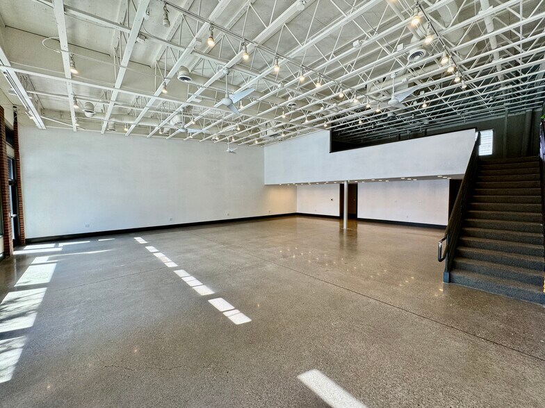 More Photos Of 1811-1815 NE Broadway St, Portland Freestanding For Lease