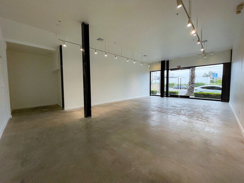 More Photos Of 8501-8511 Melrose Ave & 603-615 La Cienega Blvd, West Hollywood Storefront For Lease