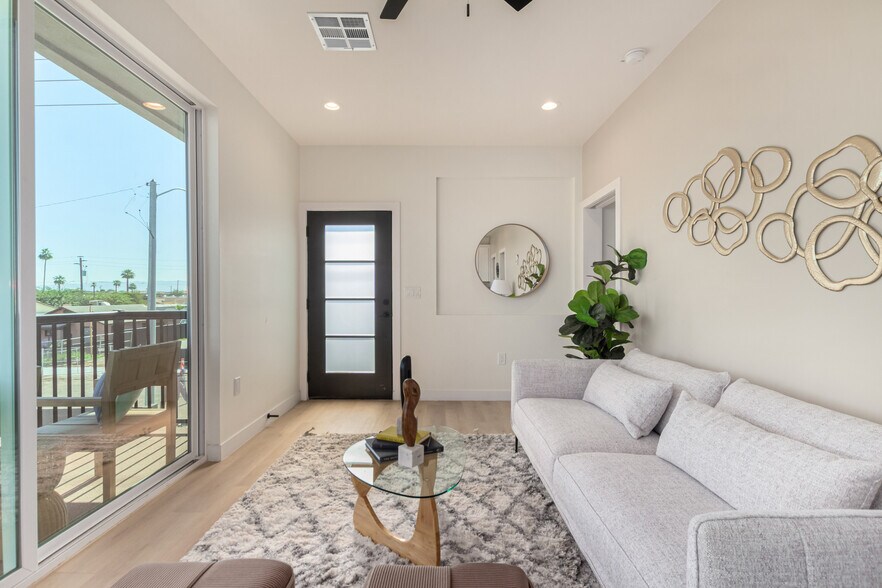 More Photos Of 1728 W Sherman St, Phoenix Apartments For Sale