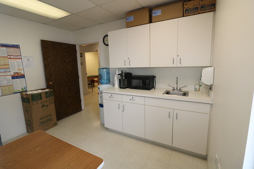 More Photos Of 34 Executive Dr, Norwalk Medical For Sale