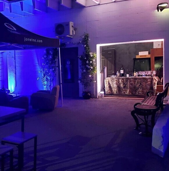 More Photos Of 1211 Okeechobee Rd, West Palm Beach Flex For Lease