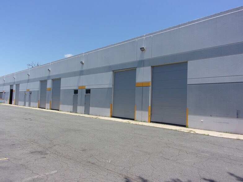 More Photos Of 8197 Euclid Ct, Manassas Park Warehouse For Lease