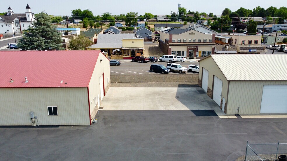 More Photos Of 500 1st Ave, Zillah Warehouse For Sale