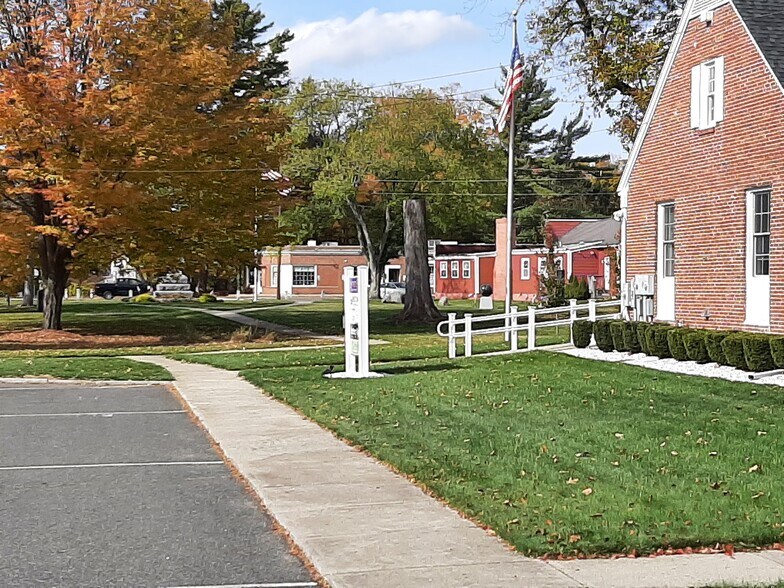 More Photos Of 2 Crane Park Dr, Wilbraham Medical For Lease