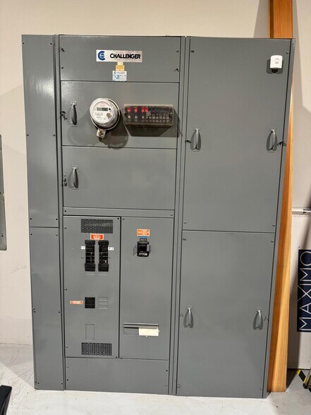 More Photos Of 2625 E Carson St, Carson Supermarket For Sale