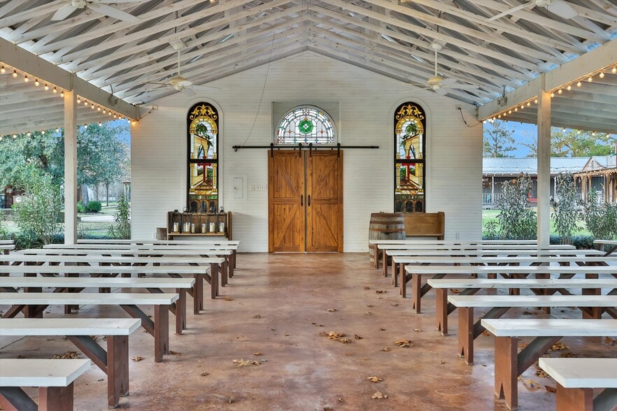 More Photos Of Wedding Venue, Conroe Lodge Meeting Hall For Sale