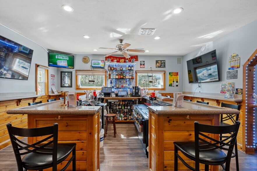 More Photos Of 80 Honora Ave ave, Dracut General Retail For Sale