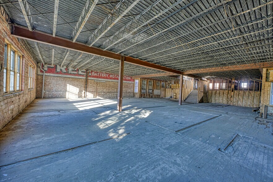 More Photos Of 237-245 Broad St, Kingsport Storefront For Sale