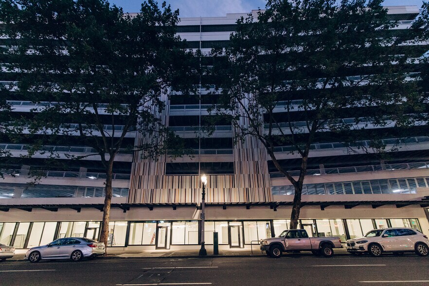 More Photos Of 504-538 SW 4th Ave, Portland Parking Garage For Lease