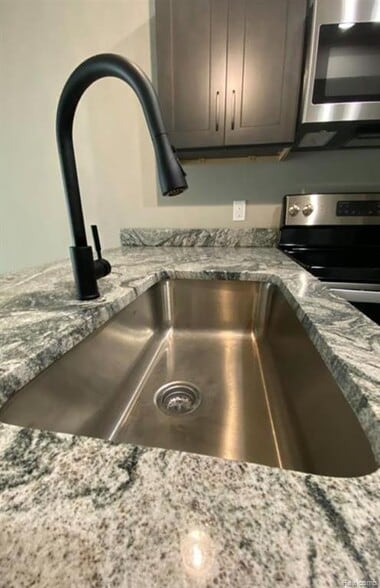 More Photos Of 1251 E Woodward Heights Blvd, Hazel Park Apartments For Sale