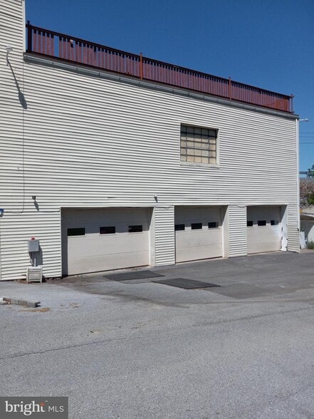 Primary Photo Of 1160 S State St, Ephrata Light Manufacturing For Sale