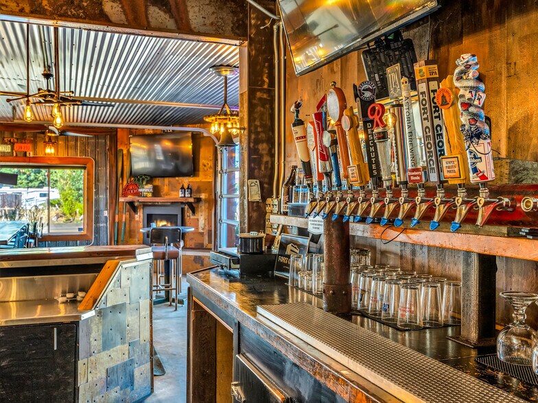 More Photos Of 780 US-101, Chinook Restaurant For Sale