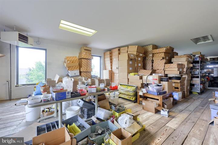 More Photos Of 206 W Kendig Rd, Willow Street Warehouse For Sale