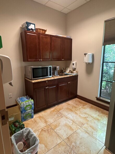 More Photos Of 14131 Metropolis Ave, Fort Myers Medical For Lease