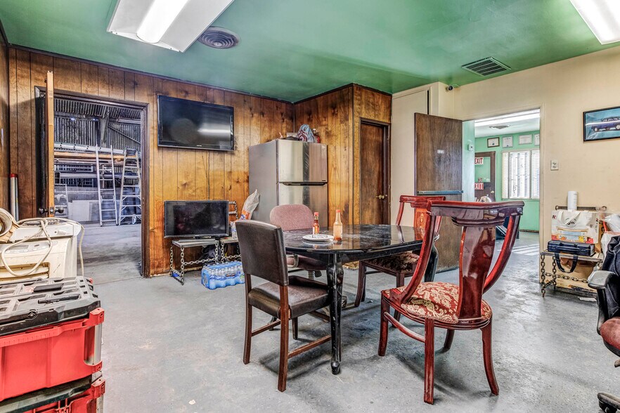 More Photos Of 5005 E Slauson Ave, Vernon Warehouse For Sale