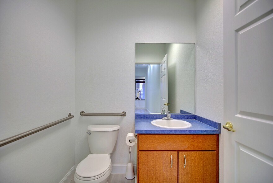 More Photos Of 2153 US Highway 27 S, Sebring Office For Sale