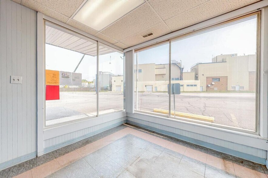 More Photos Of 206 N Highway Ave, Blooming Prairie Service For Sale