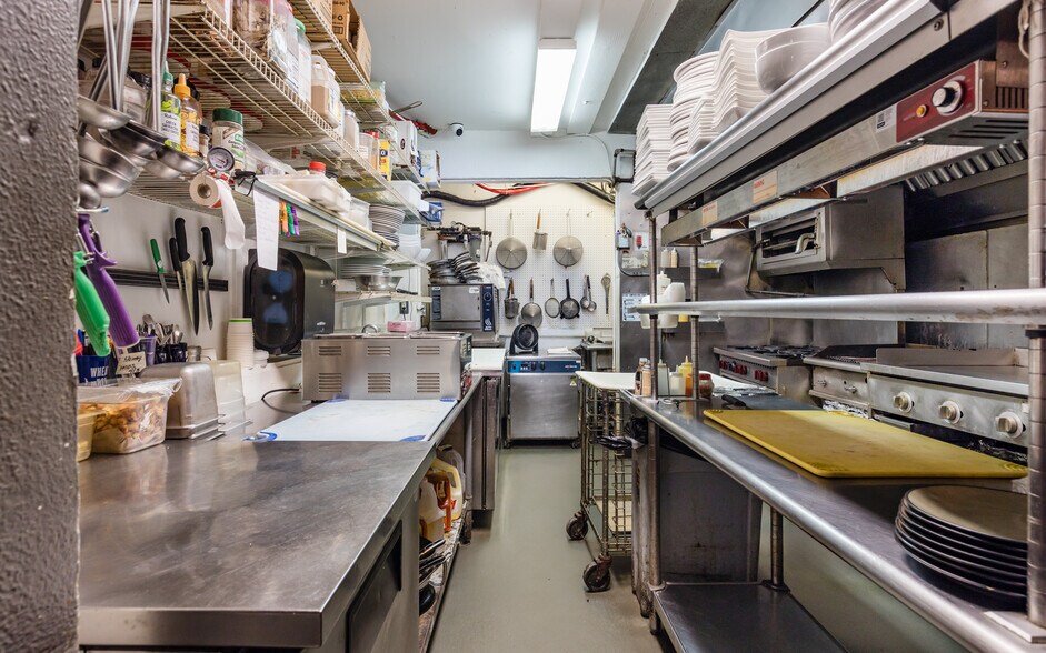 More Photos Of 837 SE 47th Ter, Cape Coral Restaurant For Sale