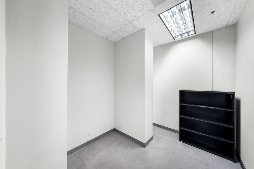 More Photos Of 601 S Sanden Blvd, Wylie Medical For Lease