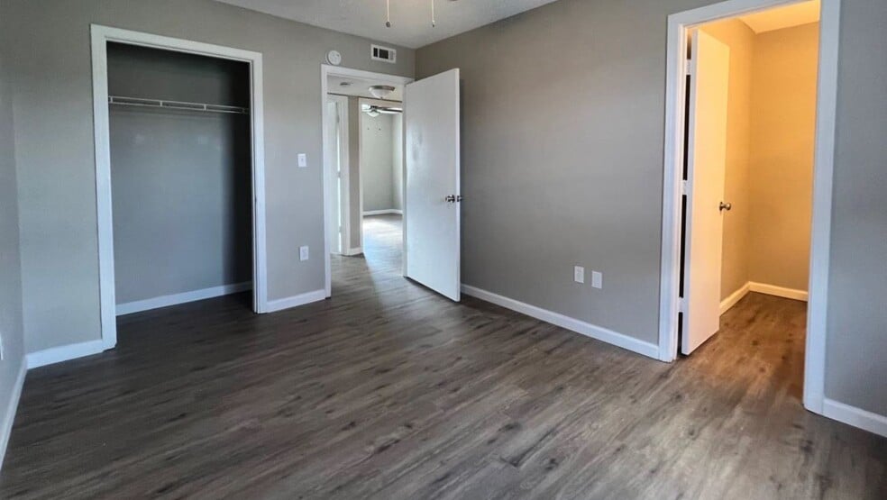 More Photos Of 409 E Woodward St, Vienna Apartments For Sale