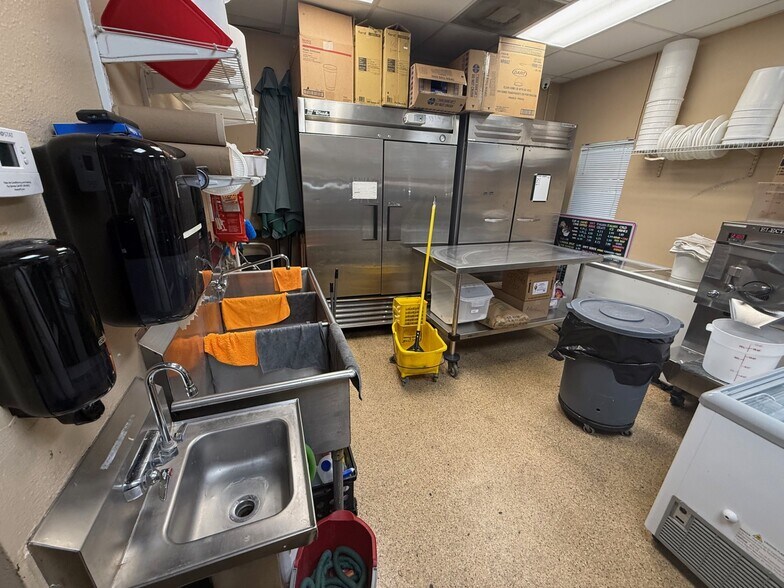 More Photos Of 2521 French Ave, Sanford Fast Food For Sale
