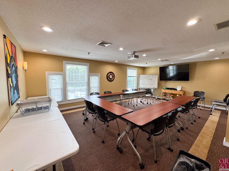 More Photos Of 150 Capital Dr, West Springfield Office For Sale