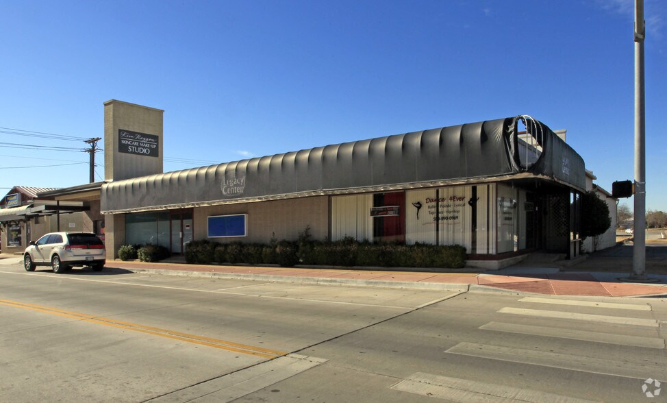 More Photos Of 15 N 10th St, Duncan Storefront For Lease