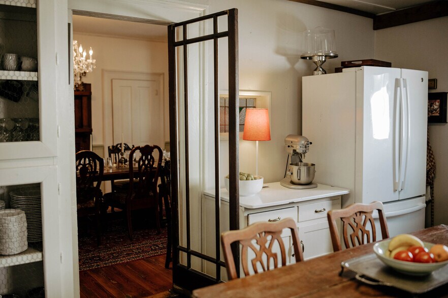 More Photos Of 477 W First St, Blue Ridge Hospitality For Sale