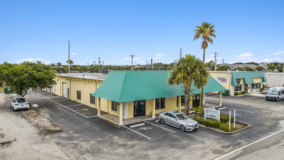 More Photos Of 1516 Cypress Dr, Jupiter Light Distribution For Lease