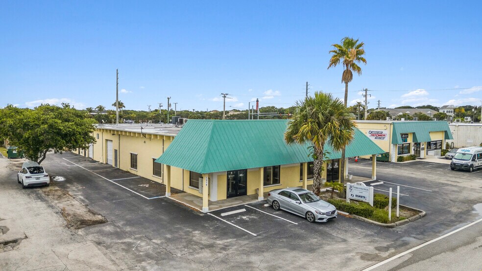 More Photos Of 1516 Cypress Dr, Jupiter Light Distribution For Lease