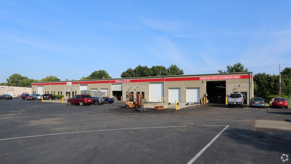 More Photos Of 2135 S James Rd, Columbus Warehouse For Lease