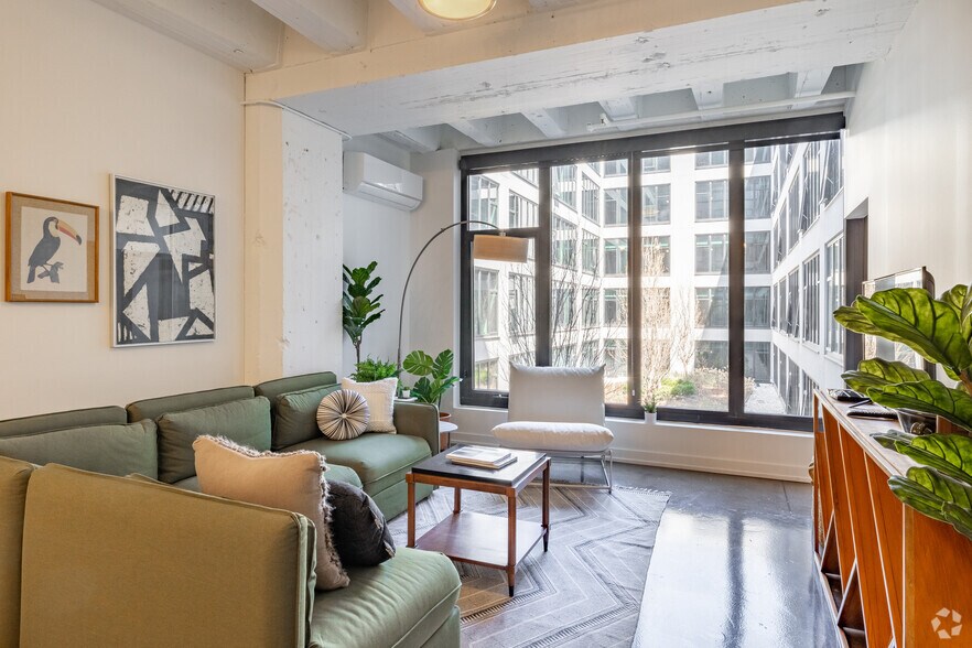 More Photos Of 5050 N Broadway St, Chicago Apartments For Lease
