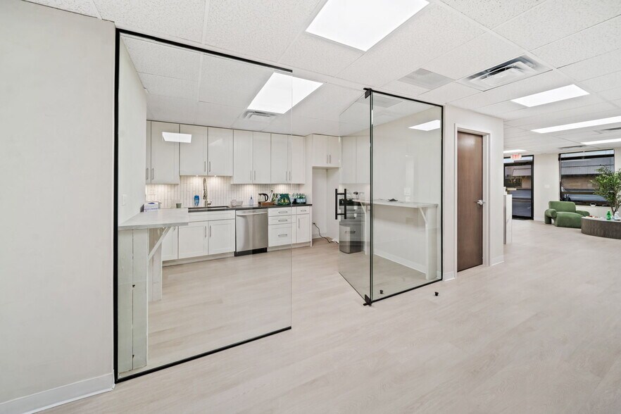 More Photos Of 1323 Butterfield Rd, Downers Grove Unknown For Lease