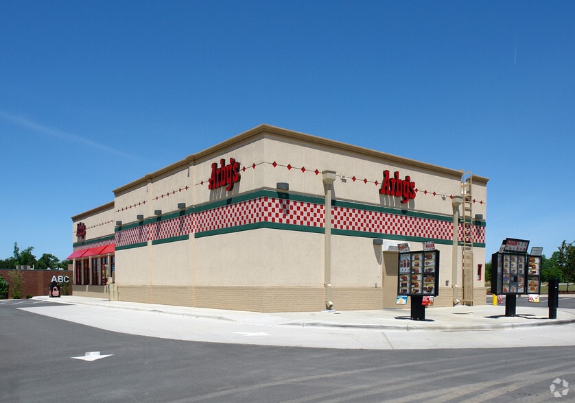 More Photos Of 116 Bridgewater Ln, Mooresville Fast Food For Lease
