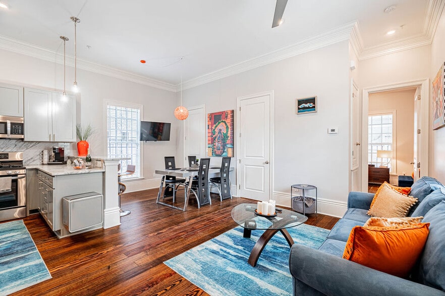 More Photos Of 1201 Baronne St, New Orleans Hotel For Sale