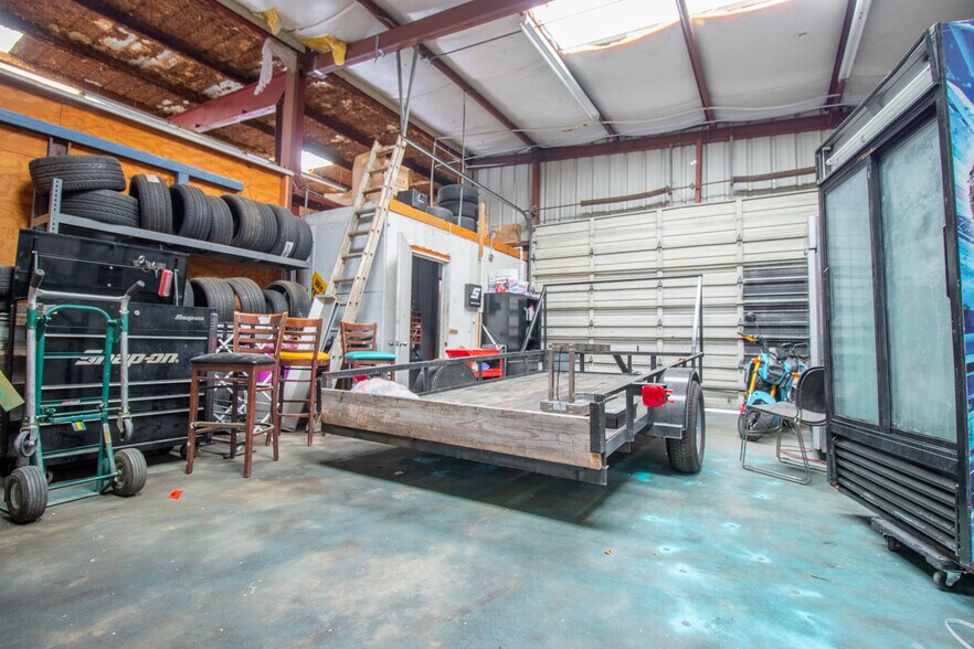 More Photos Of 539 N Frazier St, Conroe Auto Repair For Sale