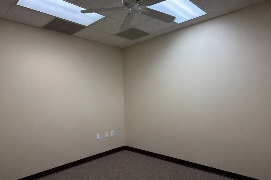 More Photos Of 11407 Challenger Ave, Odessa Industrial For Lease