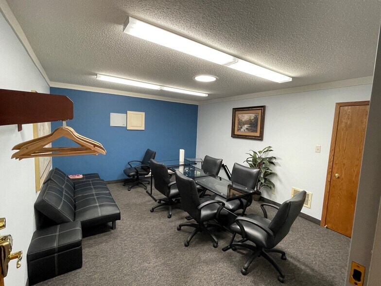 More Photos Of 303 21st St, Newport General Retail For Lease