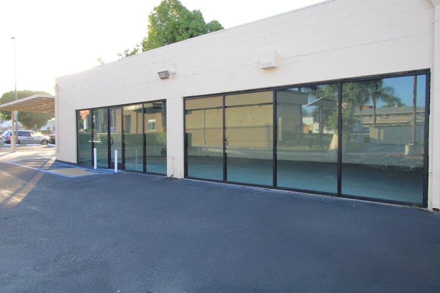More Photos Of 1844 W Glenoaks Blvd, Glendale Freestanding For Lease