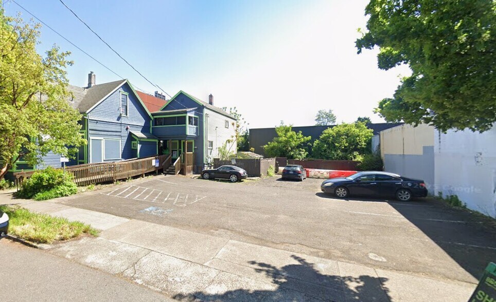 Primary Photo Of 1328 SE Morrison St, Portland General Retail For Sale