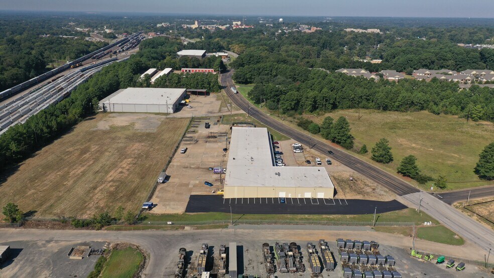 More Photos Of 1612-1630 E Whaley St, Longview Industrial For Sale