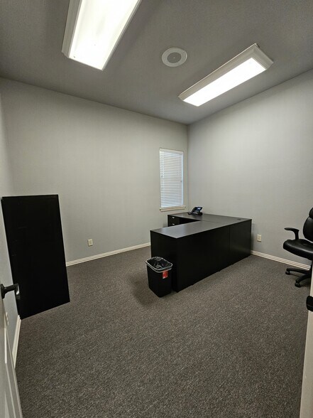 More Photos Of 6605 Precinct Line Rd, North Richland Hills Office For Sale