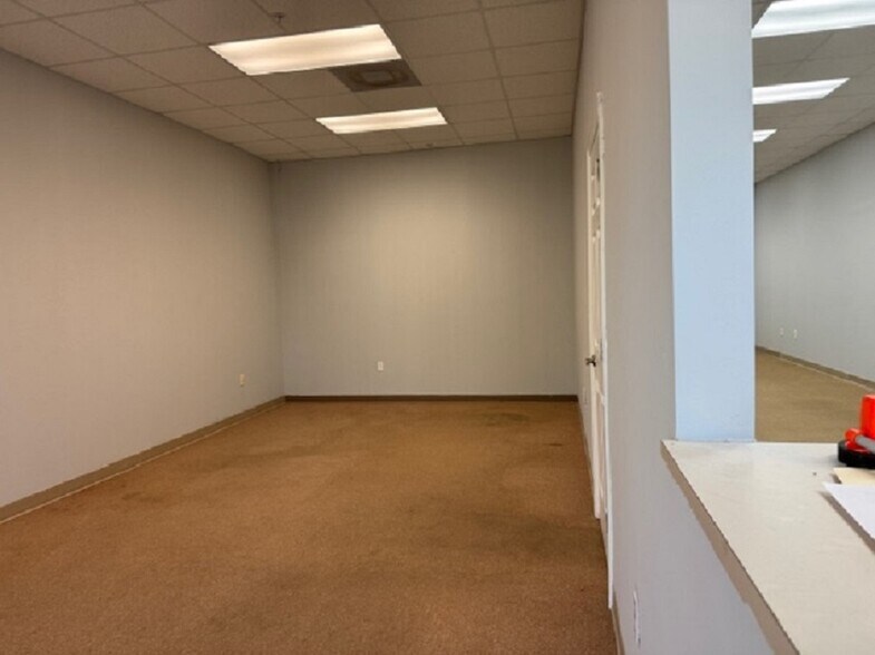 More Photos Of 927 Beville Rd, Daytona Beach Storefront Retail Office For Lease
